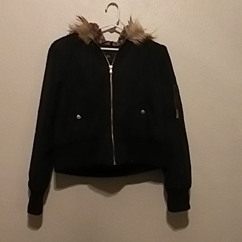 Rue 21 black/leopard print faux furcrop parka sz L